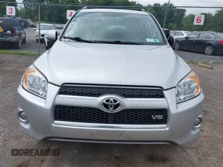 2010 Toyota RAV4 Limited z VIN 2T3DK4DV1AW029240, wystawiony jako IAAI lot #42650723 z przebiegiem 228 116 mil mil oraz . Historia ofert i sprzedaży dostępna na DreamBid. Obrazek 12.