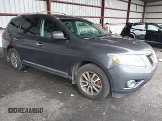 2013 Nissan Pathfinder SV with VIN 5N1AR2MM8DC670849, listed as a IAAI auction lot 41092668 with 193,319 mi miles. Bid and sale history available at carsss.com. Image 1.