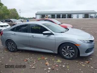 2018 Honda Civic Sedan EX with VIN 19XFC2F72JE034905, listed as a IAAI auction lot 40464574 with 68,942 mi miles. Bid and sale history available at carsss.com. Image 13.