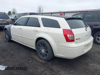 2005 Dodge Magnum z VIN 2D4FV48T35H554768, wystawiony jako IAAI lot #41885869 z przebiegiem 198 196 mil mil oraz . Historia ofert i sprzedaży dostępna na DreamBid. Obrazek 3.