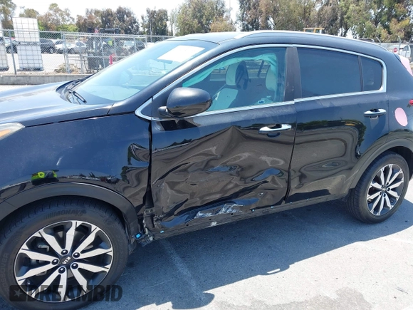 2017 Kia Sportage EX z VIN KNDPN3AC1H7242955, wystawiony jako IAAI lot #42473072 z przebiegiem 112 038 mil mil oraz . Historia ofert i sprzedaży dostępna na DreamBid. Obrazek 6.