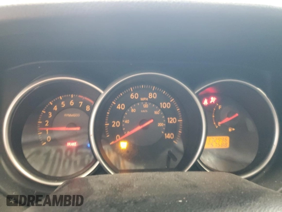 2008 Nissan Versa S z VIN 3N1BC11E18L391581, wystawiony jako Copart lot #56108515 z przebiegiem 172 996 mil mil oraz Szkoda całkowita • Salvage title. Historia ofert i sprzedaży dostępna na DreamBid. Obrazek 9.