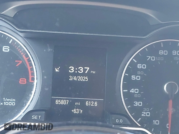 2015 Audi A4 Premium Plus z VIN WAUEFAFL4FN018585, wystawiony jako IAAI lot #41720730 z przebiegiem 65 807 mil mil oraz . Historia ofert i sprzedaży dostępna na DreamBid. Obrazek 15.