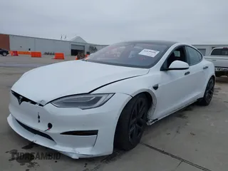 2021 Tesla Model S Plaid with VIN 5YJSA1E69MF452593, listed as a IAAI auction lot 41639406 with 1 mi miles. Bid and sale history available at carsss.com. Image 6.