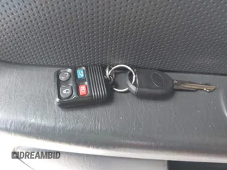 2005 Ford Escape XLS Value с VIN 1FMYU92Z75DA05019, выставлен на аукционе IAAI как лот 42283628 с пробегом 236 568 миль миль и . История ставок и продаж доступна на DreamBid. Изображение 11.