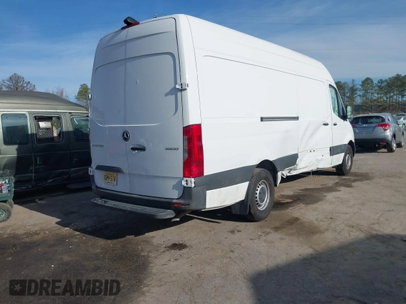2022 Mercedes-Benz Sprinter Cargo with VIN W1Y40CHY7NT104466, listed as a IAAI auction lot 41716247 with 46,238 mi miles. Bid and sale history available at carsss.com. Image 4.