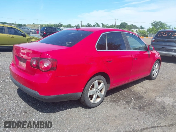 2008 Volkswagen Jetta SE z VIN 3VWRZ71K58M111090, wystawiony jako IAAI lot #42781236 z przebiegiem 121 724 mil mil oraz . Historia ofert i sprzedaży dostępna na DreamBid. Obrazek 4.