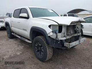 2016 Toyota Tacoma SR with VIN 5TFCZ5AN6GX006039, listed as a IAAI auction lot 41908239 with 222,939 mi miles. Bid and sale history available at carsss.com. Image 1.