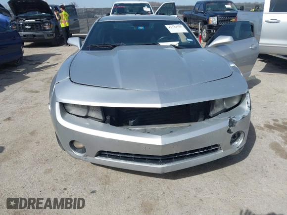 2013 Chevrolet Camaro LS с VIN 2G1FA1E32D9131600, выставлен на аукционе IAAI как лот 41742765 с пробегом 184 660 миль миль и . История ставок и продаж доступна на DreamBid. Изображение 6.