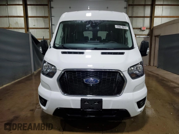 2024 Ford Transit Passenger XL z VIN 1FBAX2C85RKA42408, wystawiony jako Copart lot #55796105 z przebiegiem 29 816 mil mil oraz Czysty tytuł • Clean title. Historia ofert i sprzedaży dostępna na DreamBid. Obrazek 5.