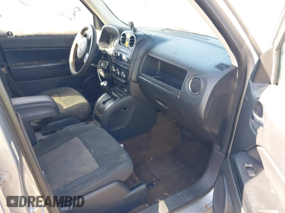 2014 Jeep Patriot Sport with VIN 1C4NJPBBXED757823, listed as a IAAI auction lot 41839740 with 186,218 mi miles and . Bid and sale history available at carsss.com. Image 5.