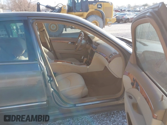 2008 Mercedes-Benz E 350 Luxury z VIN WDBUF87X08B334237, wystawiony jako IAAI lot #41735498 z przebiegiem 224 205 mil mil oraz . Historia ofert i sprzedaży dostępna na DreamBid. Obrazek 5.