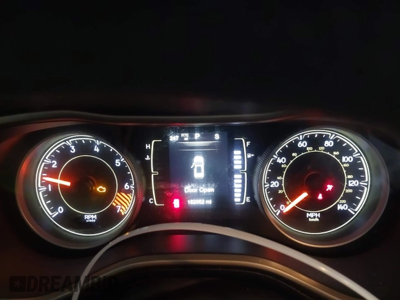 2015 Jeep Cherokee Sport с VIN 1C4PJMAB0FW613972, выставлен на аукционе IAAI как лот 42078623 с пробегом 162 052 миль миль и . История ставок и продаж доступна на DreamBid. Изображение 7.