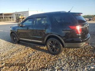 2018 Ford Explorer XLT with VIN 1FM5K7D81JGA17743, listed as a Copart auction lot 52183755 with 128,399 mi miles and Salvage Title. Bid and sale history available at DreamBid. Image 2.