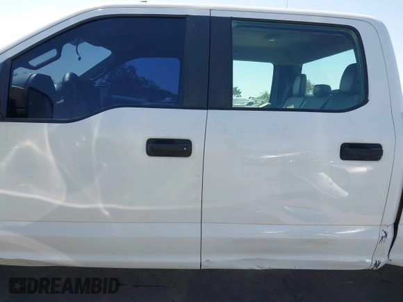2016 Ford F-150 XLT with VIN 1FTEW1EF5GFA47782, listed as a IAAI auction lot 41870772 with 118,121 mi miles. Bid and sale history available at carsss.com. Image 14.