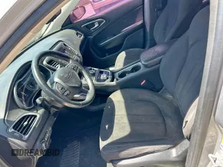 2015 Chrysler 200 Limited with VIN 1C3CCCAB4FN660631, listed as a Copart auction lot 59960725 with 204,751 mi miles and Clean title. Bid and sale history available at DreamBid. Image 5.