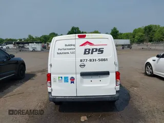 2019 Nissan NV200 S z VIN 3N6CM0KN9KK696232, wystawiony jako IAAI lot #42438873 z przebiegiem 162 260 mil mil oraz . Historia ofert i sprzedaży dostępna na DreamBid. Obrazek 17.