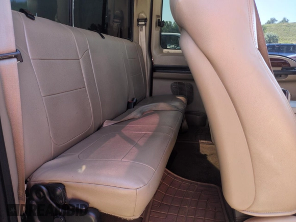2005 Ford F-250 XL with VIN 1FTSX21P75EB10615, listed as a Copart auction lot 61637255 with 188,814 mi miles and Clean title. Bid and sale history available at DreamBid. Image 10.