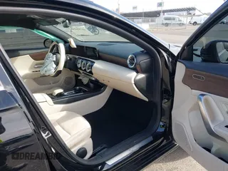 2022 Mercedes-Benz A 220 z VIN W1K3G4FB1NJ361754, wystawiony jako IAAI lot #41795258 z przebiegiem Nie podano mil oraz . Historia ofert i sprzedaży dostępna na DreamBid. Obrazek 5.