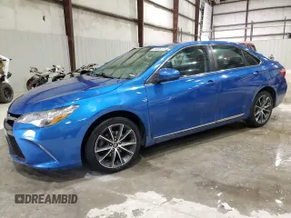 2017 Toyota Camry XLE z VIN 4T1BF1FK1HU641115, wystawiony jako Copart lot #58086775 z przebiegiem 193 943 mil mil oraz Szkoda całkowita • Salvage title. Historia ofert i sprzedaży dostępna na DreamBid. Obrazek 1.