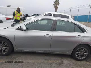 2015 Toyota Camry XLE z VIN 4T1BF1FK2FU484448, wystawiony jako IAAI lot #41798583 z przebiegiem 84 985 mil mil oraz . Historia ofert i sprzedaży dostępna na DreamBid. Obrazek 14.