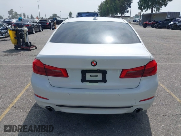 2020 BMW 5 Series 530i z VIN WBAJR3C04LWW69815, wystawiony jako IAAI lot #42247174 z przebiegiem 54 547 mil mil oraz . Historia ofert i sprzedaży dostępna na DreamBid. Obrazek 16.