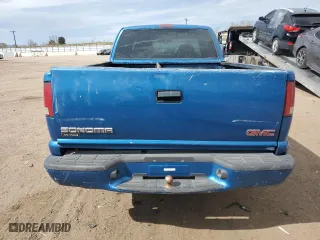 2001 GMC Sonoma SLS w/1SF Pkg with VIN 1GTCS195718156860, listed as a Copart auction lot 52531395 with 0 mi miles and Clean Title. Bid and sale history available at carsss.com. Image 6.