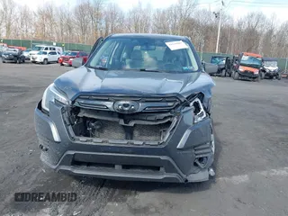 2022 Subaru Forester z VIN JF2SKAAC9NH410405, wystawiony jako IAAI lot #41636802 z przebiegiem 87 056 mil mil oraz . Historia ofert i sprzedaży dostępna na DreamBid. Obrazek 12.