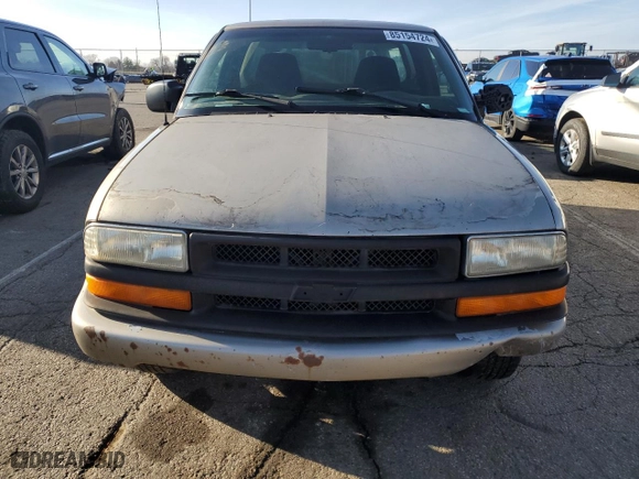 2000 Chevrolet S-10 LS with VIN 1GCCS1444YK108860, listed as a Copart auction lot 85154724 with 378,810 mi miles and Clean Title. Bid and sale history available at carsss.com. Image 5.