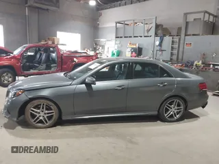 2016 Mercedes-Benz E-Class E 350 Luxury with VIN WDDHF8JB2GB295090, listed as a IAAI auction lot 41286113 with 52,813 mi miles. Bid and sale history available at carsss.com. Image 13.