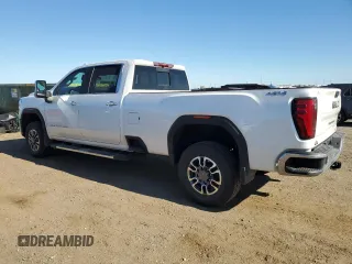 2024 GMC Sierra 3500HD SLT z VIN 1GT49UEY9RF105532, wystawiony jako Copart lot #61956334 z przebiegiem 12 996 mil mil oraz Tytuł czysty. Historia ofert i sprzedaży dostępna na DreamBid. Obrazek 2.