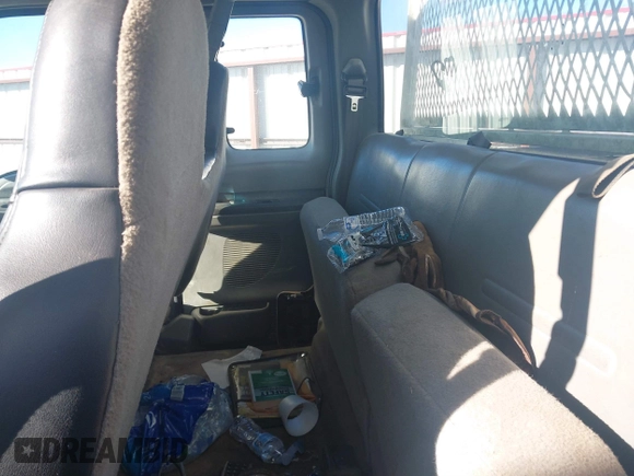2005 Ford F-350 with VIN 1FTSX315X5EC34141, listed as a IAAI auction lot 41645453 with 498,863 mi miles and . Bid and sale history available at DreamBid. Image 8.