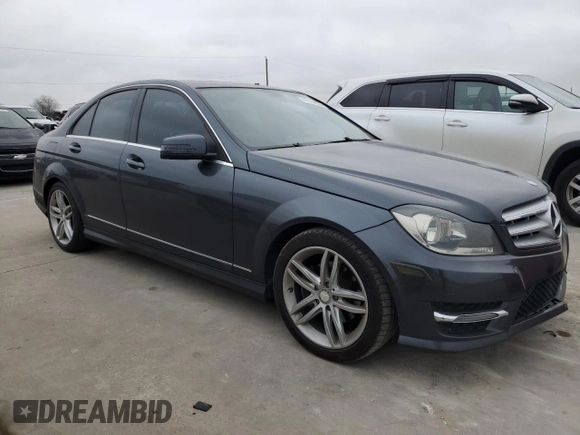 2013 Mercedes-Benz C 250 Sport с VIN WDDGF4HB0DA794420, выставлен на аукционе Copart как лот 41104684 с пробегом 178 174 миль миль и Списание • Salvage title. История ставок и продаж доступна на DreamBid. Изображение 4.