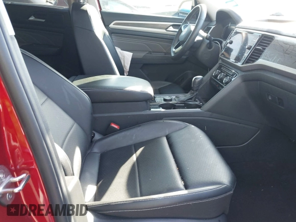 2022 Volkswagen Atlas 3.6L V6 SE w/Technology with VIN 1V2HR2CA3NC536146, listed as a IAAI auction lot 41090757 with 30,488 mi miles. Bid and sale history available at carsss.com. Image 5.
