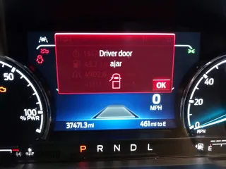 2022 Ford Maverick XL z VIN 3FTTW8E32NRA66134, wystawiony jako IAAI lot #41500466 z przebiegiem 37 471 mil mil oraz . Historia ofert i sprzedaży dostępna na DreamBid. Obrazek 7.