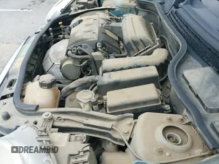 2009 MINI Hardtop with VIN WMWMF33599TW76321, listed as a IAAI auction lot 41758852 with 90,970 mi miles and . Bid and sale history available at DreamBid. Image 12.