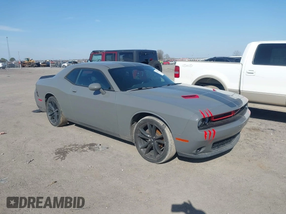 2017 Dodge Challenger SXT z VIN 2C3CDZAG6HH519129, wystawiony jako IAAI lot #41771993 z przebiegiem 56 676 mil mil oraz . Historia ofert i sprzedaży dostępna na DreamBid. Obrazek 1.