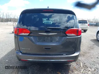 2017 Chrysler Pacifica Touring L with VIN 2C4RC1BG3HR511492, listed as a IAAI auction lot 41922578 with 139,393 mi miles and . Bid and sale history available at DreamBid. Image 17.