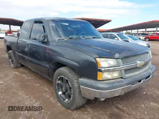2005 Chevrolet Silverado 1500 Work Truck z VIN 1GCEC19X35Z233912, wystawiony jako IAAI lot #42408652 z przebiegiem 254 401 mil mil oraz . Historia ofert i sprzedaży dostępna na DreamBid. Obrazek 1.