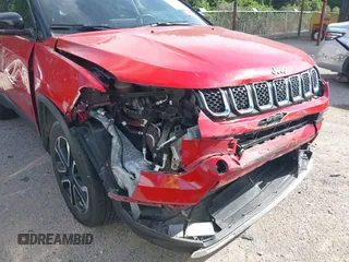 2024 Jeep Compass Limited z VIN 3C4NJDCN8RT595360, wystawiony jako IAAI lot #42323056 z przebiegiem 46 933 mil mil oraz . Historia ofert i sprzedaży dostępna na DreamBid. Obrazek 6.