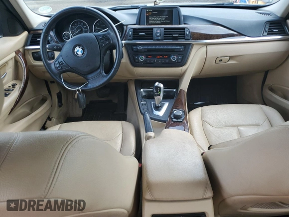 2013 BMW 3 Series 328i xDrive z VIN WBA3B5C54DJ598845, wystawiony jako Copart lot #62359705 z przebiegiem 116 699 mil mil oraz Szkoda całkowita • Salvage title. Historia ofert i sprzedaży dostępna na DreamBid. Obrazek 8.