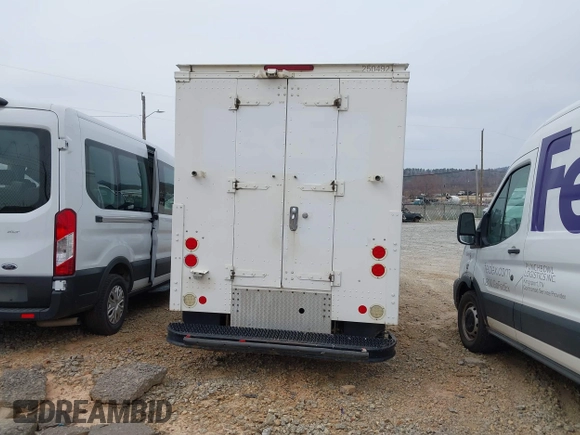 2012 Ford F-250 XL z VIN 1FDBF2B63CEC35502, wystawiony jako IAAI lot #41556677 z przebiegiem 615 254 mil mil oraz . Historia ofert i sprzedaży dostępna na DreamBid. Obrazek 16.