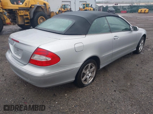 2006 Mercedes-Benz CLK 350 z VIN WDBTK56G96T070630, wystawiony jako IAAI lot #42333646 z przebiegiem 117 576 mil mil oraz . Historia ofert i sprzedaży dostępna na DreamBid. Obrazek 4.