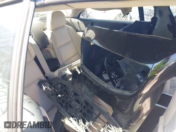 2011 Volvo C70 с VIN YV1672MCXBJ107392, выставлен на аукционе IAAI как лот 42079929 с пробегом Не указан миль и . История ставок и продаж доступна на DreamBid. Изображение 8.