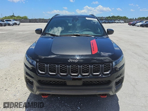 2024 Jeep Compass Trailhawk with VIN 3C4NJDDNXRT137253, listed as a Copart auction lot 56059935 with 31,615 mi miles and Clean title. Bid and sale history available at DreamBid. Image 5.