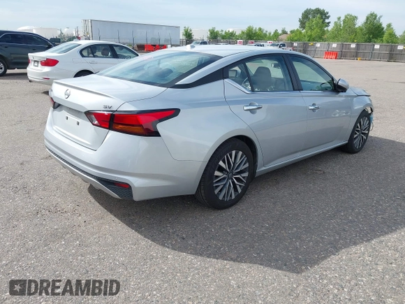 2023 Nissan Altima SV z VIN 1N4BL4DV4PN332376, wystawiony jako IAAI lot #42402867 z przebiegiem 51 763 mil mil oraz . Historia ofert i sprzedaży dostępna na DreamBid. Obrazek 4.