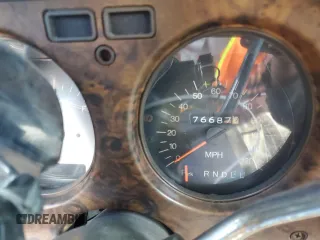 1974 Chevrolet Monte Carlo z VIN 1H57L4Z474911, wystawiony jako Copart lot #42961555 z przebiegiem 76 687 mil mil oraz Szkody całkowita. Historia ofert i sprzedaży dostępna na DreamBid. Obrazek 9.