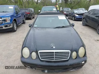 2003 Mercedes-Benz CLK 320 z VIN WDBLK65G63T142595, wystawiony jako IAAI lot #42021112 z przebiegiem 121 898 mil mil oraz . Historia ofert i sprzedaży dostępna na DreamBid. Obrazek 6.