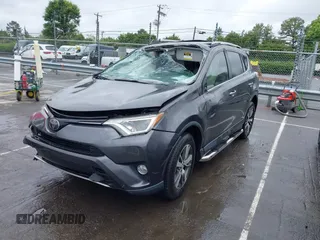 2018 Toyota RAV4 XLE z VIN JTMWFREV3JJ184752, wystawiony jako IAAI lot #42356452 z przebiegiem 79 532 mil mil oraz . Historia ofert i sprzedaży dostępna na DreamBid. Obrazek 22.