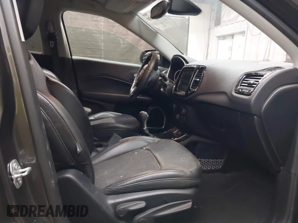 2018 Jeep Compass Latitude with VIN 3C4NJCBB2JT327376, listed as a IAAI auction lot 42382050 with 91,678 mi miles and . Bid and sale history available at DreamBid. Image 5.